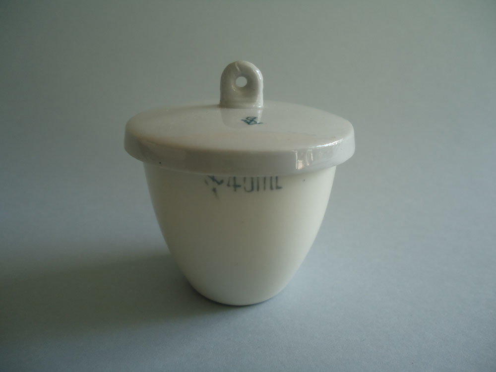 Crisol porcelana forma media con tapa 48x42 mm.