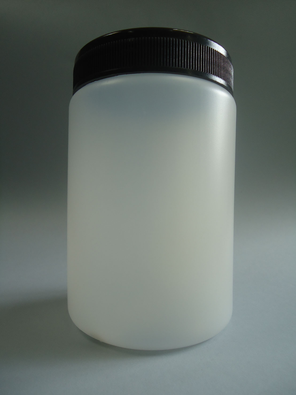 Botes de plástico: Bote plástico tapa negra 1 litro (caja 50 uni.)